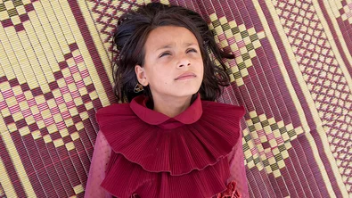 Lina wordt gefotografeerd in Jordanië