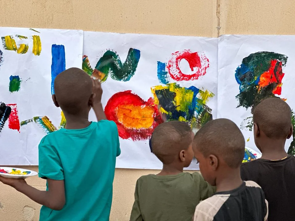 CH1815403-Children-from-Sudan-participate-in-craft-activities-at-the-bus-station-1.jpeg CH1815403-Children-from-Sudan-participate-in-craft-activities-at-the-bus-station-1.jpeg