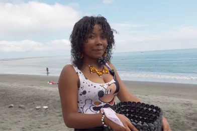 CH1702694-Shorely-16-collects-plastic-from-the-beach-with-her-mother-in-Southwest-Colombia
