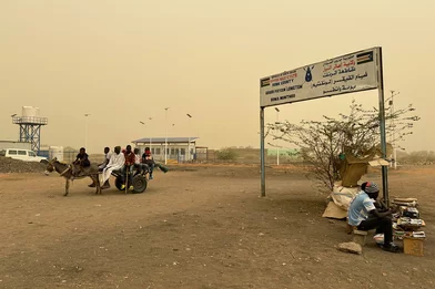 Vluchtelingen komen aan bij de grens met Zuid-Soedan