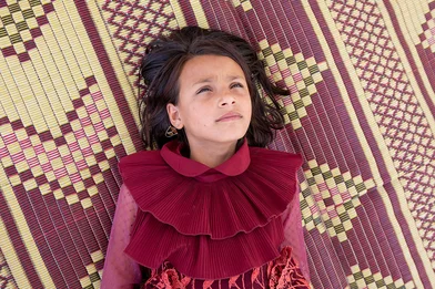 Lina wordt gefotografeerd in Jordanië