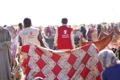 ch11470109_save_the_children_staff_talk_to_people_displaced_by_brutal_violence_in_el_fasher.jpg