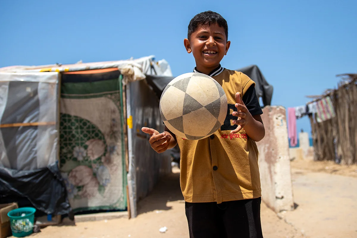 Shadi speelt voetbal in Gaza
